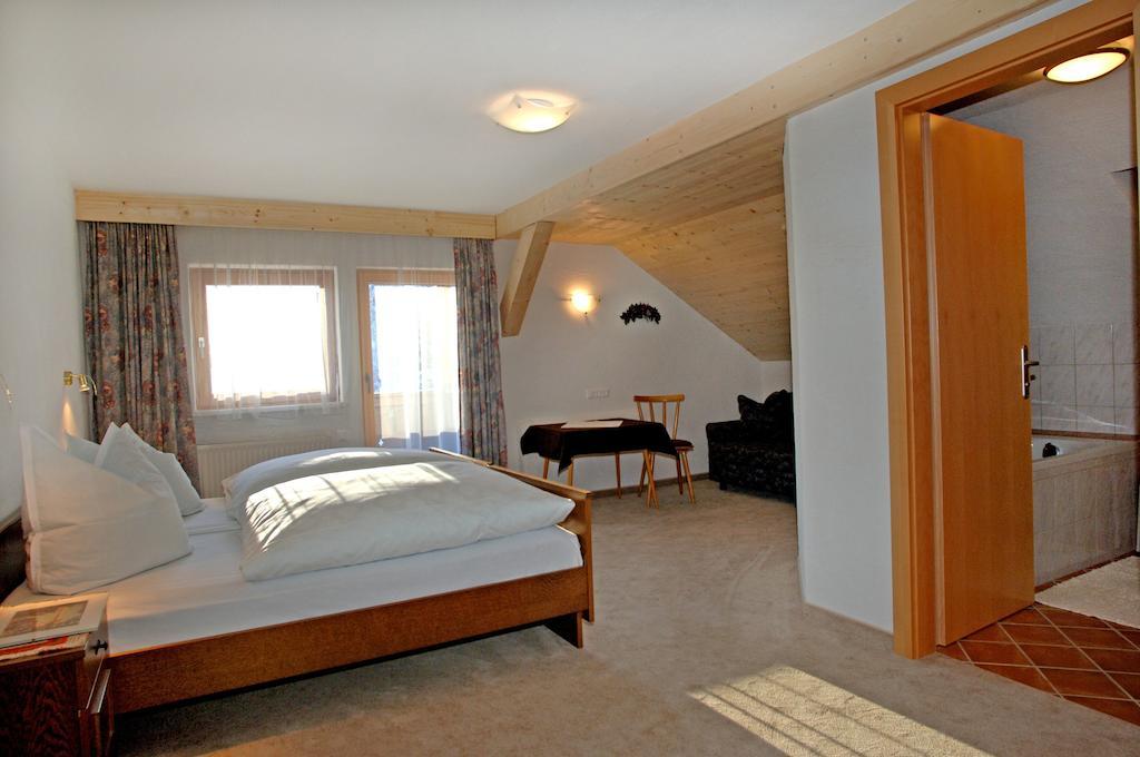 Landhaus Riedl Scharnitz Kamer foto